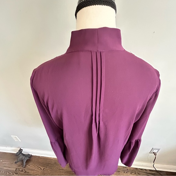 Banana Republic Burgundy Wine Tie Neck Women's Blouse Pleated Lantern Sleeves XS - Picture 4 of 9